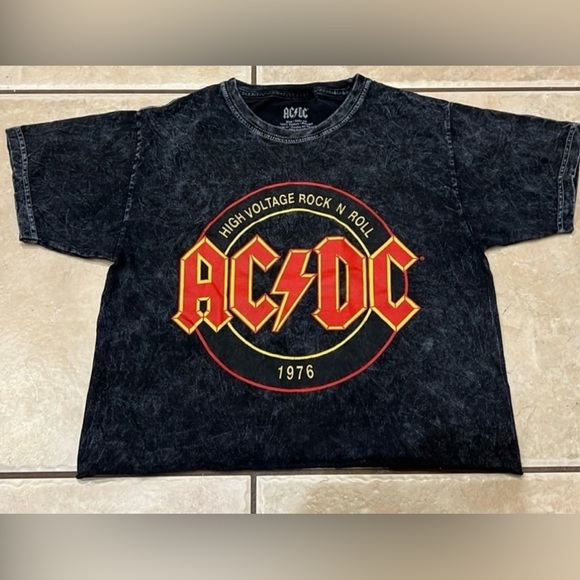 AC/DC Tops - AC/DC • EUC